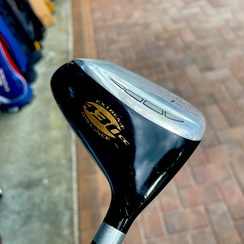 Knight XT430 Driver In Right Hand 
Graphite